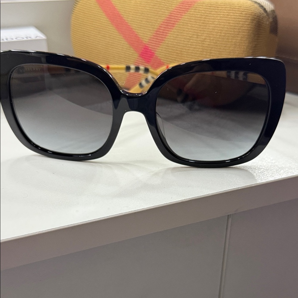 Burberry Black Oversized Square Sunglasses with Gradient Gray Lenses